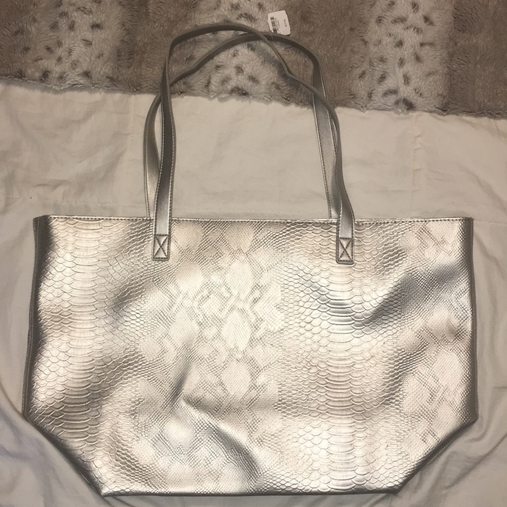NWT Large Travel bag